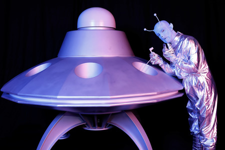 GEEK ART: UFO Bodypainting