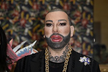 Präsentation der Glööckler-Tapetenkollektion in Berlin