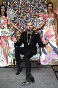 Präsentation der Glööckler-Tapetenkollektion in Berlin