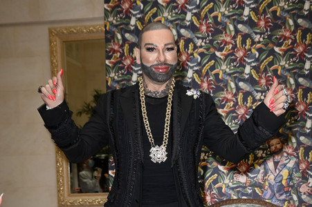 Präsentation der Glööckler-Tapetenkollektion in Berlin