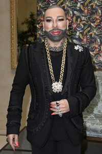 Präsentation der Glööckler-Tapetenkollektion in Berlin