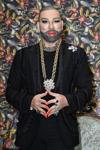 Präsentation der Glööckler-Tapetenkollektion in Berlin