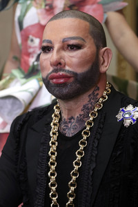 Präsentation der Glööckler-Tapetenkollektion in Berlin