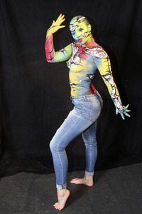 BodyArt-Performance von Jörg Düsterwald in der Hamburger-Kunstgalerie