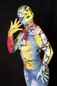 BodyArt-Performance von Jörg Düsterwald in der Hamburger-Kunstgalerie