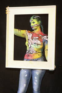 BodyArt-Performance von Jörg Düsterwald in der Hamburger-Kunstgalerie