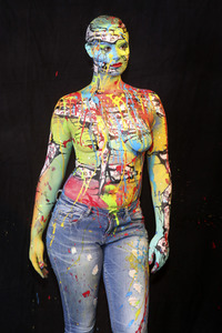 BodyArt-Performance von Jörg Düsterwald in der Hamburger-Kunstgalerie