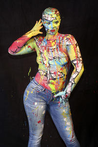 BodyArt-Performance von Jörg Düsterwald in der Hamburger-Kunstgalerie