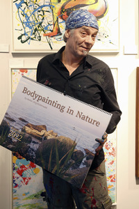 BodyArt-Performance von Jörg Düsterwald in der Hamburger-Kunstgalerie