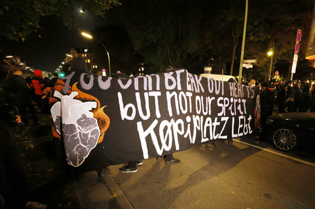 Demonstration gegen die Räumung des Wagencamps 'Köpi' in Berlin