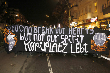 Demonstration gegen die Räumung des Wagencamps 'Köpi' in Berlin