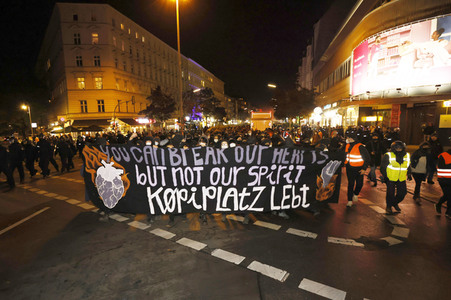 Demonstration gegen die Räumung des Wagencamps 'Köpi' in Berlin