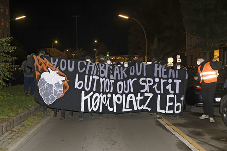 Demonstration gegen die Räumung des Wagencamps 'Köpi' in Berlin