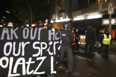 Demonstration gegen die Räumung des Wagencamps 'Köpi' in Berlin