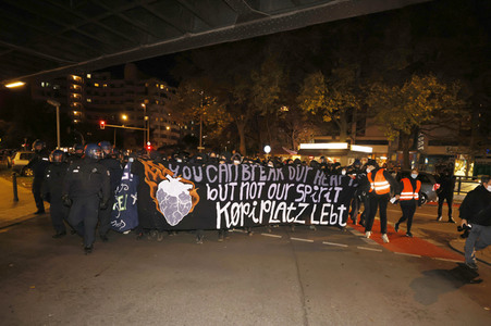 Demonstration gegen die Räumung des Wagencamps 'Köpi' in Berlin