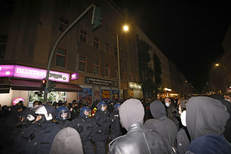 Demonstration gegen die Räumung des Wagencamps 'Köpi' in Berlin