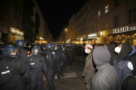 Demonstration gegen die Räumung des Wagencamps 'Köpi' in Berlin