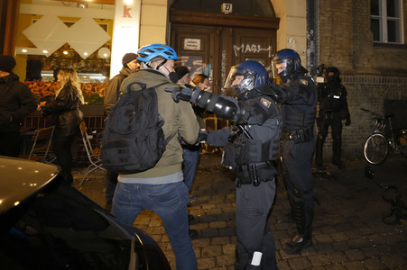 Demonstration gegen die Räumung des Wagencamps 'Köpi' in Berlin