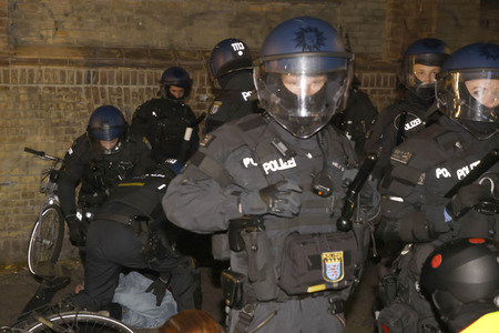 Demonstration gegen die Räumung des Wagencamps 'Köpi' in Berlin