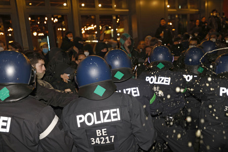Demonstration gegen die Räumung des Wagencamps 'Köpi' in Berlin
