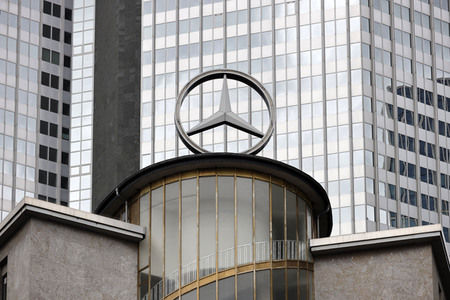 Symbolfoto Mercedes-Benz