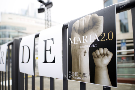 Symbolfoto Maria 2.0