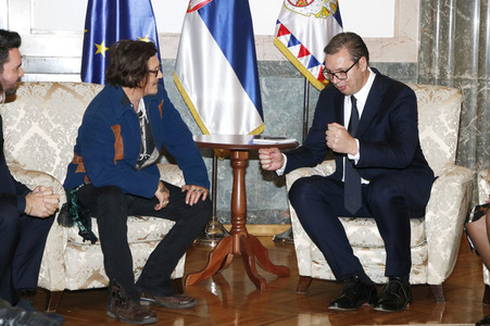 Präsident Aleksandar Vučić empfängt Johnny Depp in Belgrad