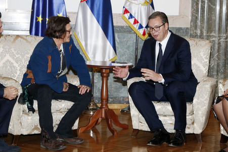 Präsident Aleksandar Vučić empfängt Johnny Depp in Belgrad