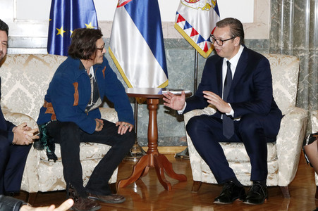 Präsident Aleksandar Vučić empfängt Johnny Depp in Belgrad