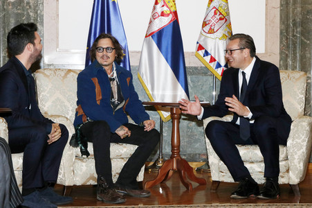 Präsident Aleksandar Vučić empfängt Johnny Depp in Belgrad
