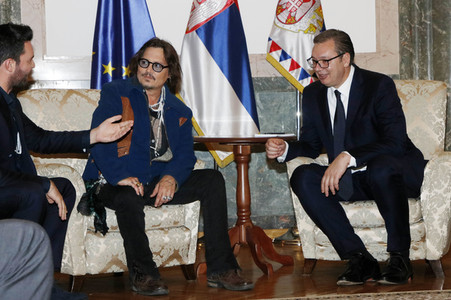 Präsident Aleksandar Vučić empfängt Johnny Depp in Belgrad