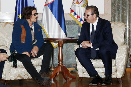 Präsident Aleksandar Vučić empfängt Johnny Depp in Belgrad