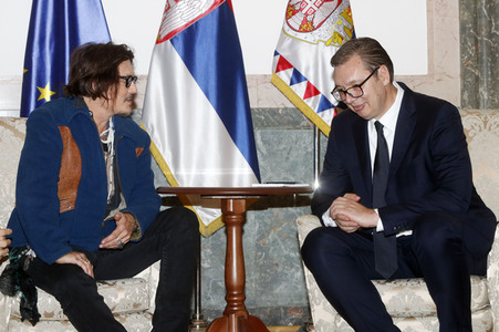 Präsident Aleksandar Vučić empfängt Johnny Depp in Belgrad