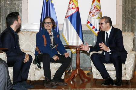 Präsident Aleksandar Vučić empfängt Johnny Depp in Belgrad