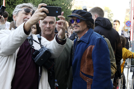 Präsident Aleksandar Vučić empfängt Johnny Depp in Belgrad