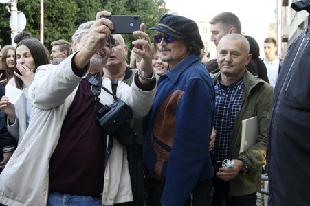 Präsident Aleksandar Vučić empfängt Johnny Depp in Belgrad