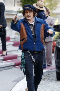 Präsident Aleksandar Vučić empfängt Johnny Depp in Belgrad