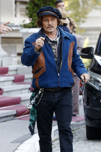 Präsident Aleksandar Vučić empfängt Johnny Depp in Belgrad