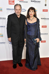 Goldene Bild der Frau 2021 in Hamburg