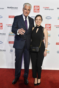 Goldene Bild der Frau 2021 in Hamburg