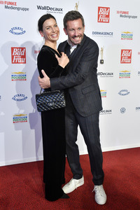 Goldene Bild der Frau 2021 in Hamburg