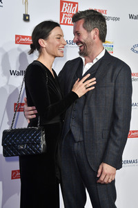 Goldene Bild der Frau 2021 in Hamburg