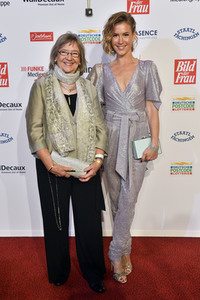 Goldene Bild der Frau 2021 in Hamburg