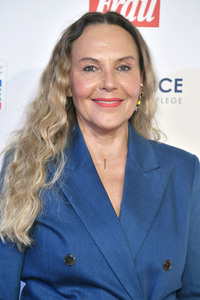 Goldene Bild der Frau 2021 in Hamburg