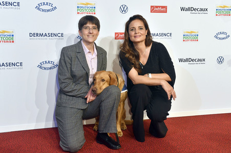 Goldene Bild der Frau 2021 in Hamburg