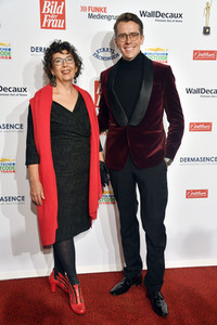 Goldene Bild der Frau 2021 in Hamburg