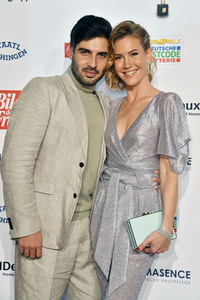 Goldene Bild der Frau 2021 in Hamburg