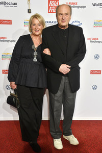 Goldene Bild der Frau 2021 in Hamburg