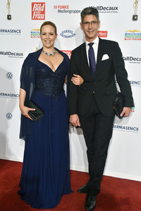 Goldene Bild der Frau 2021 in Hamburg