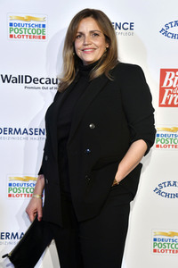 Goldene Bild der Frau 2021 in Hamburg